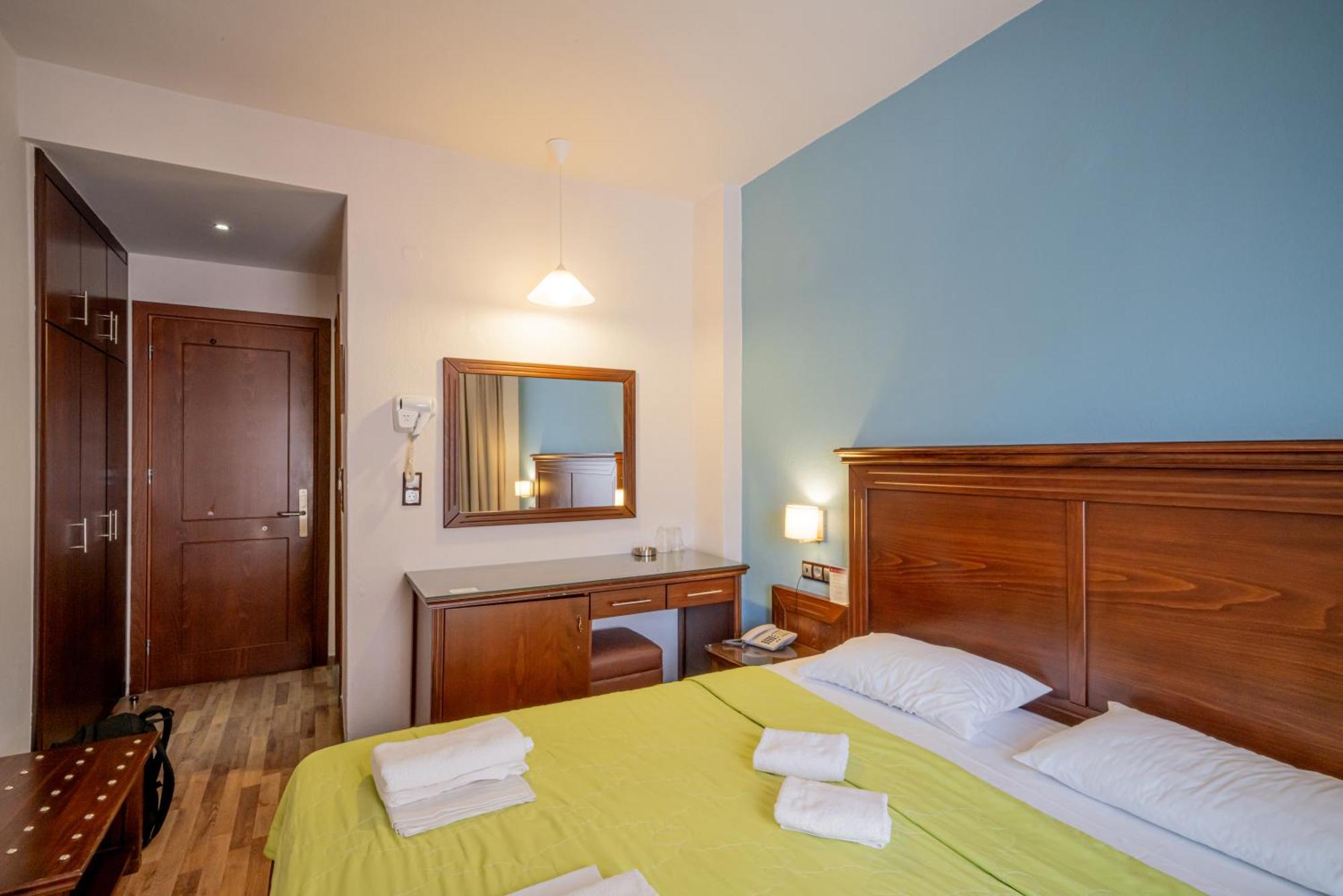 Hotel Olympion Потос Екстериор снимка