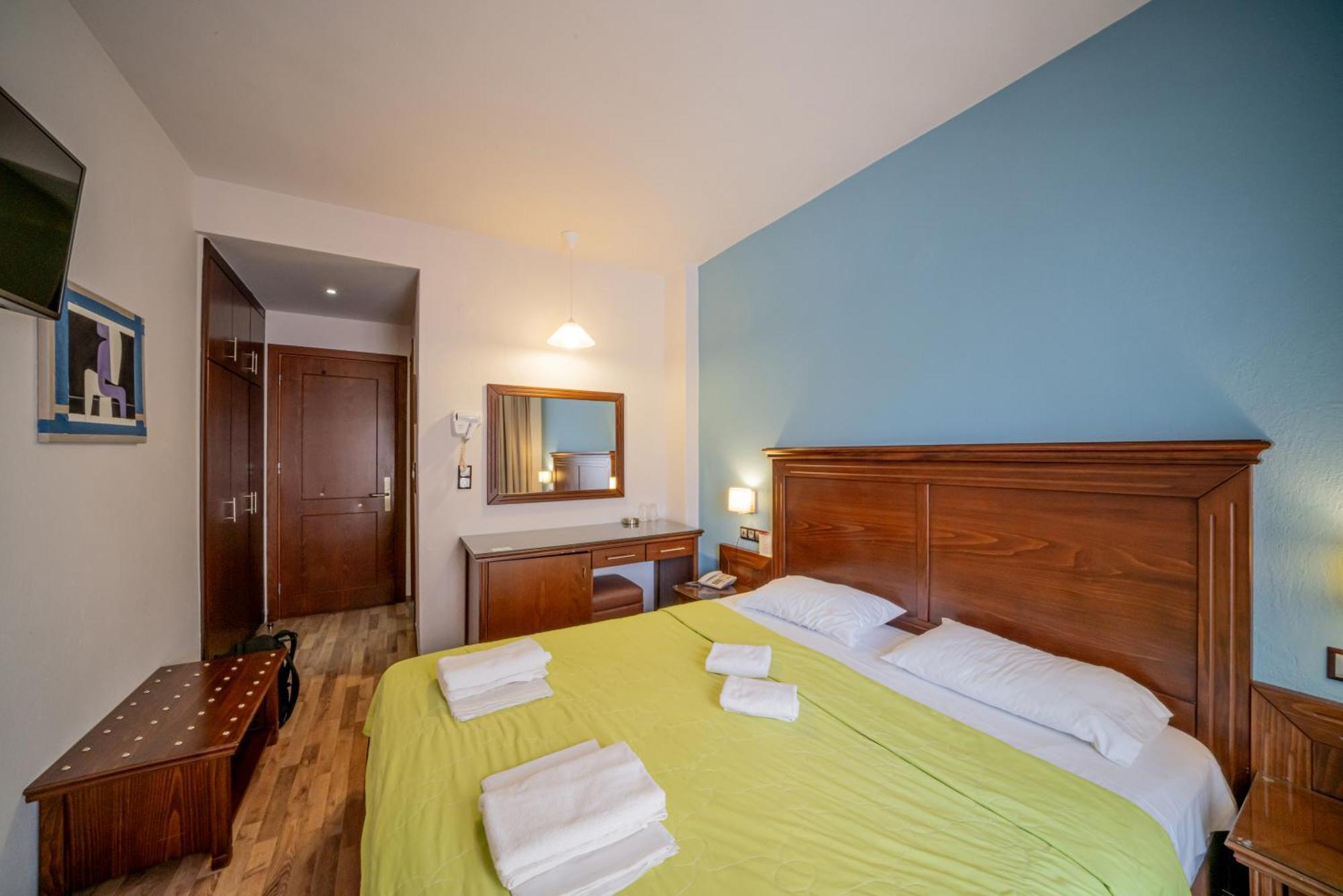 Hotel Olympion Потос Екстериор снимка